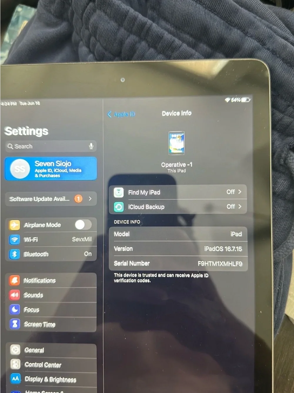 Apple iPad — Space Gray Front with Black Bezel
